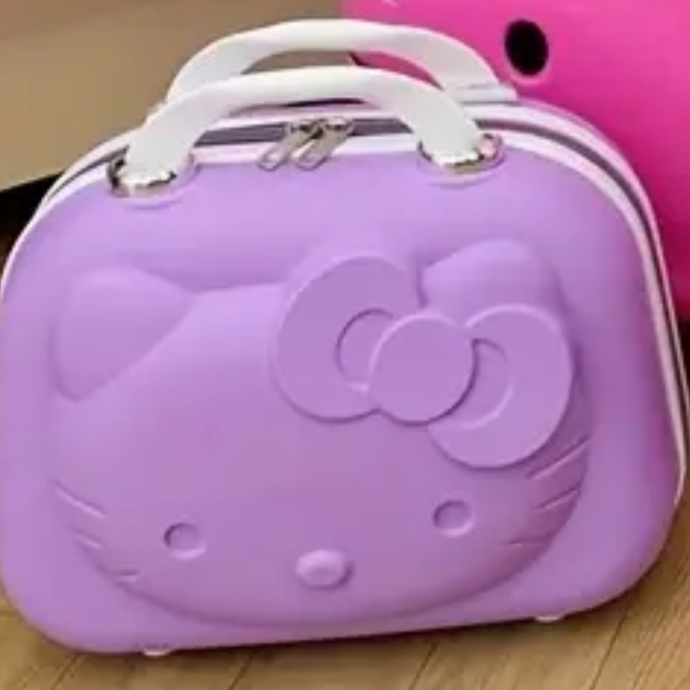 Hello Kitty Hard Shell Case - Picture 5 of 5